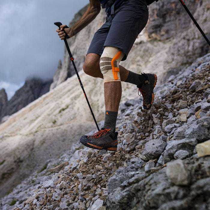 Bauerfeind Outdoor Knee Support - Compression Brace for Tendonitis, Arthritis & Patella Stabilization