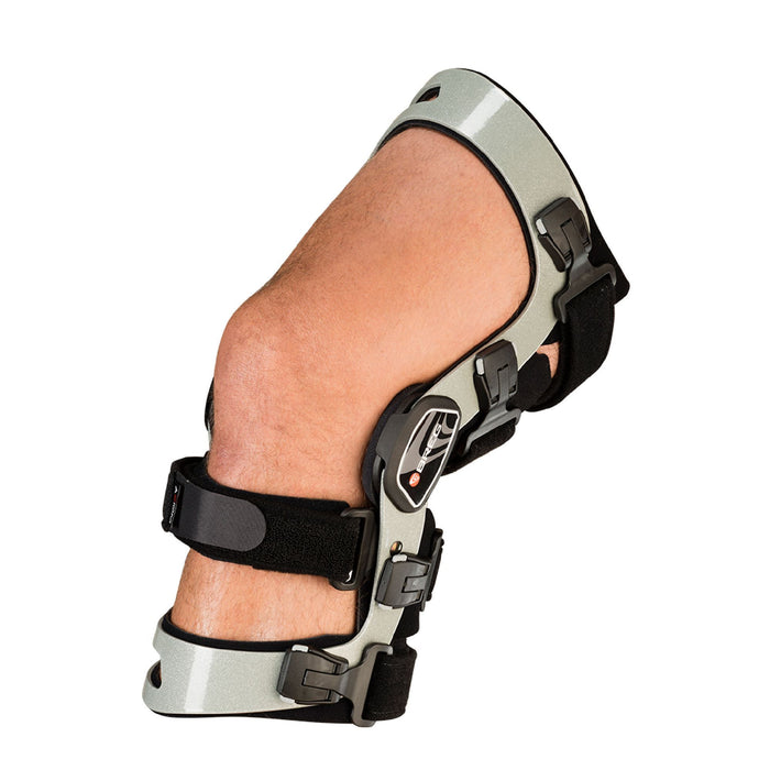 Breg Axiom Elite Knee Brace L1852, L1845 – Durable ACL and PCL Support for Ligament Recovery